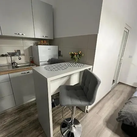 Central Studio דירה בראשוב